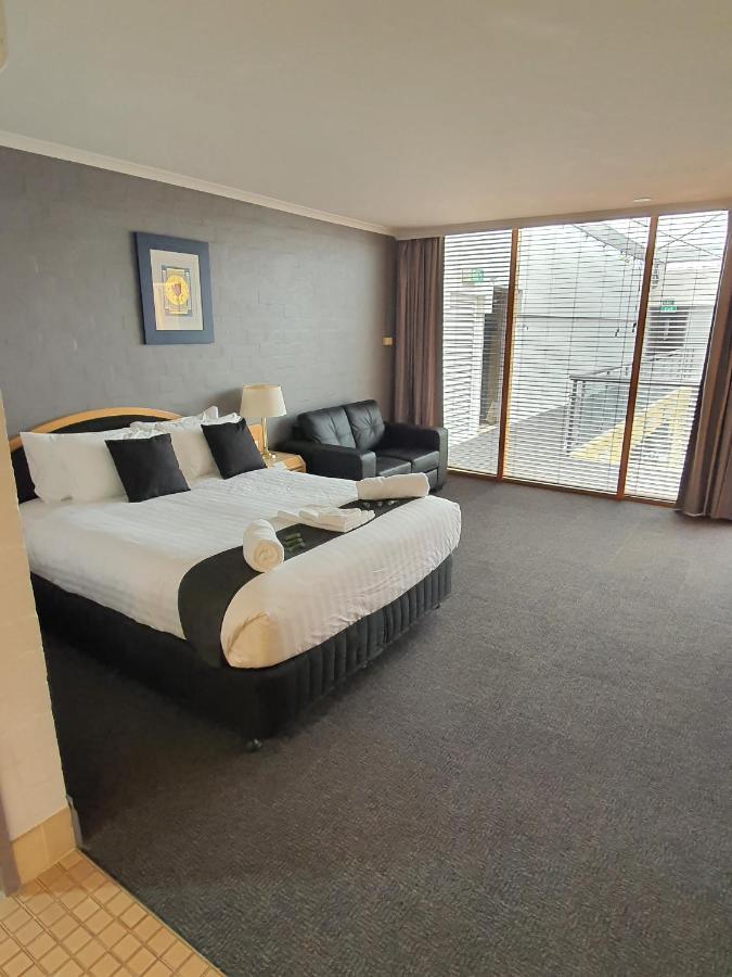 Capital Airport Motel 昆比恩 外观 照片