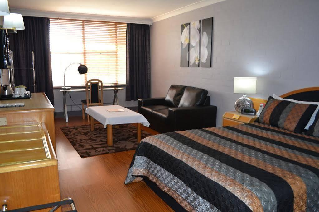Capital Airport Motel 昆比恩 外观 照片