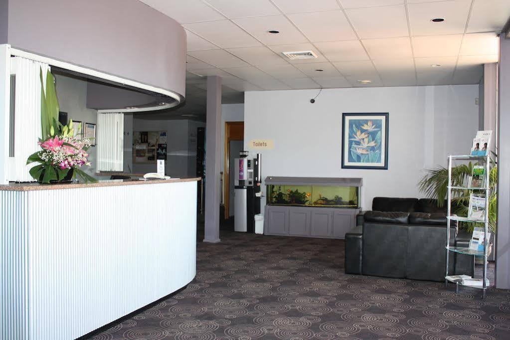 Capital Airport Motel 昆比恩 外观 照片