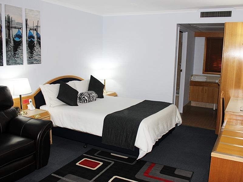 Capital Airport Motel 昆比恩 外观 照片