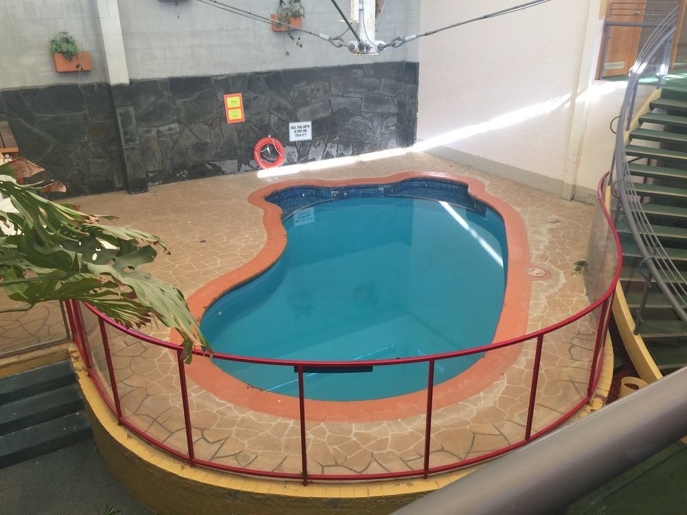 Capital Airport Motel 昆比恩 外观 照片
