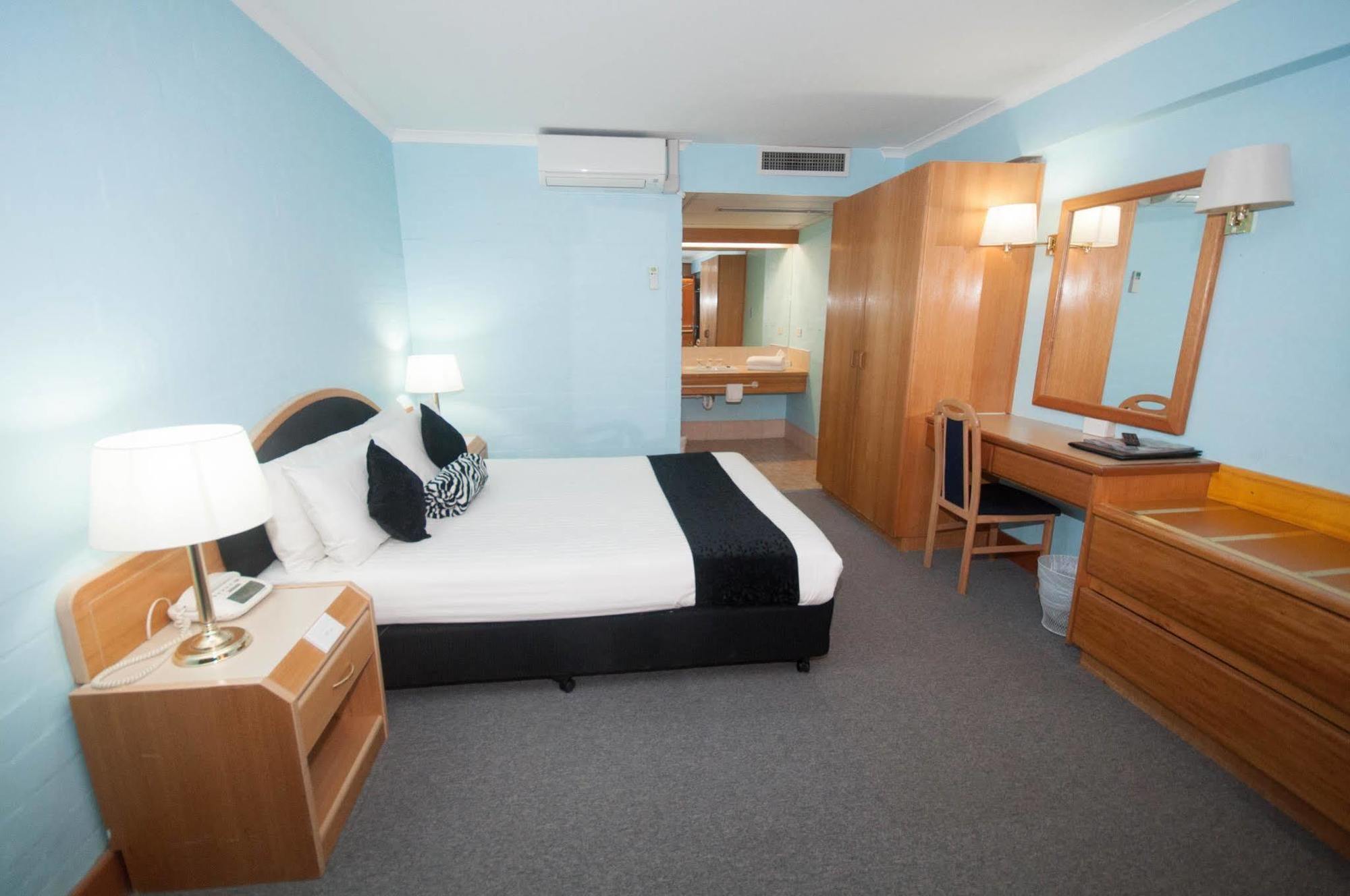 Capital Airport Motel 昆比恩 外观 照片